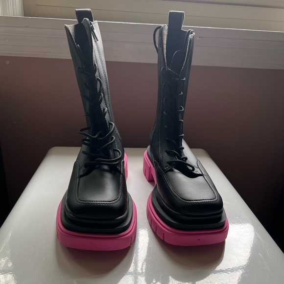 Charles and Keith Iggy Pink Sole Combat Boots Size 39 - Picture 3 of 10